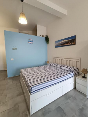 Casa del Sole fronte mare Giardini Naxos